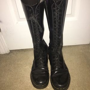 Knee High Dr. Martens 20 eyelet with zipper!